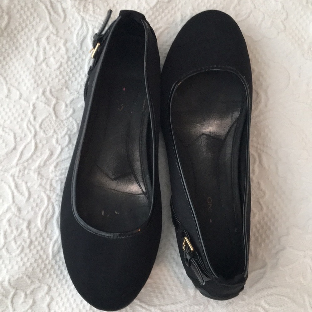 Bandolino Black Flats with rubber soul